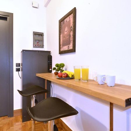 A Modern Rustic Cosy Apartment At The Foot Of Mount Lycabettus أثينا المظهر الخارجي الصورة