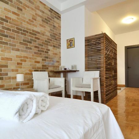 A Modern Rustic Cosy Apartment At The Foot Of Mount Lycabettus أثينا المظهر الخارجي الصورة