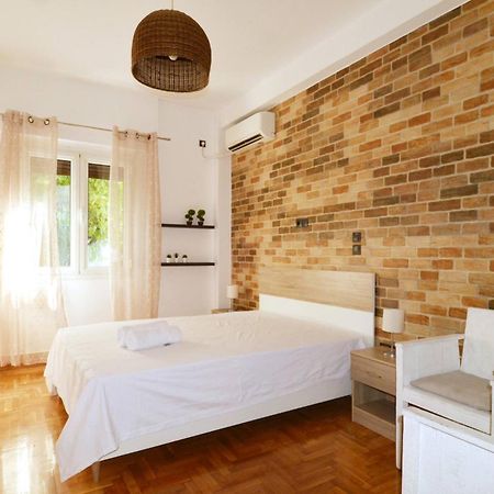 A Modern Rustic Cosy Apartment At The Foot Of Mount Lycabettus أثينا المظهر الخارجي الصورة